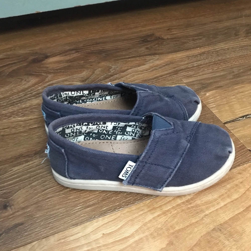 Toms